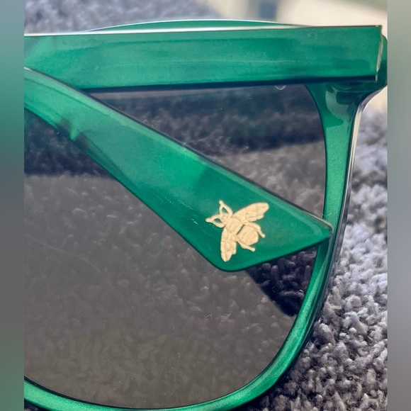 EUC Gucci Oversize Gradient Sunglasses Green Frames Case and cloth included - Picture 6 of 12